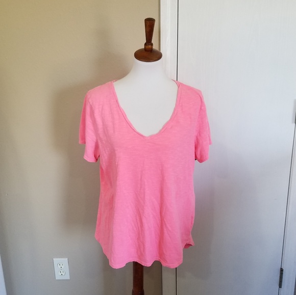 Old Navy Tops - 🔥CLOSING MONDAY🔥 Old Navy Pink Everywear Tee
